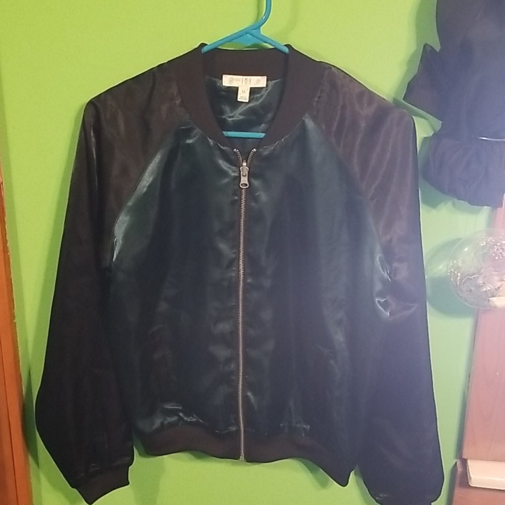 Reversible jacket silky